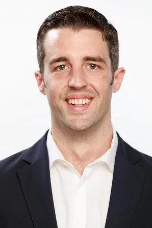 6. John Begakis: Building a Modern Entertainment Law Practice from Scratch with Influencers, Flat Fees, and Culture